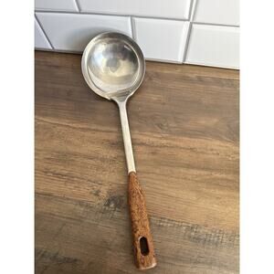 Vintage Soup Lade, handle is plastic. From 60s or 70.